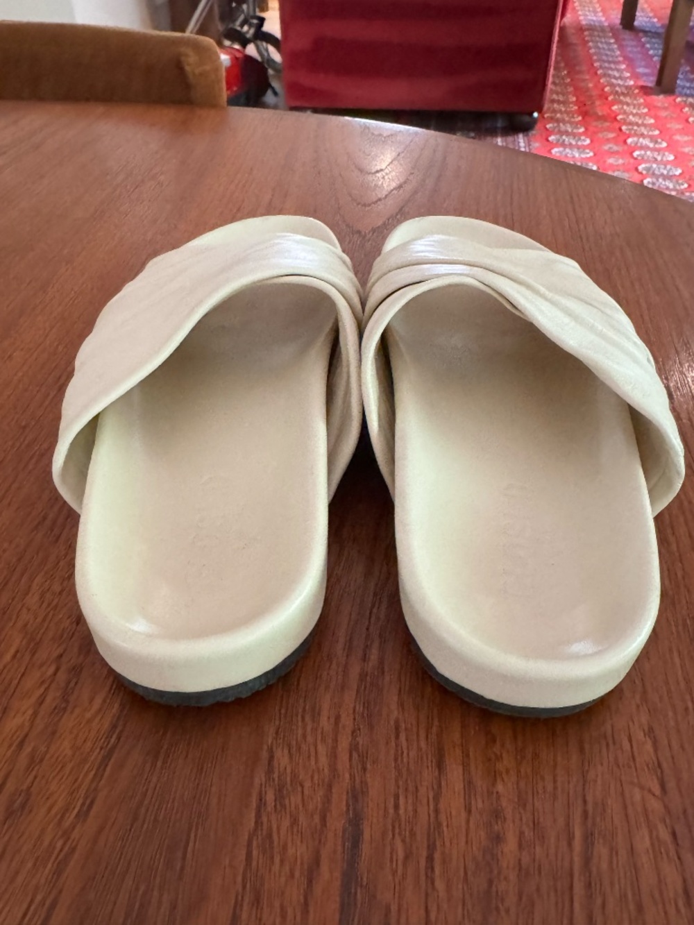 CLOSED Slides - Size 39 - Picture 3 of 5